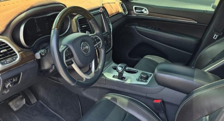 Jeep Grand Cherokee overland 2016 Gcc for sale