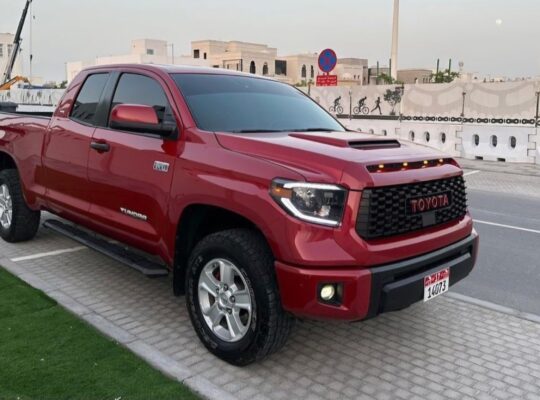 Toyota tundra 5.7 full option 2020 usa imported