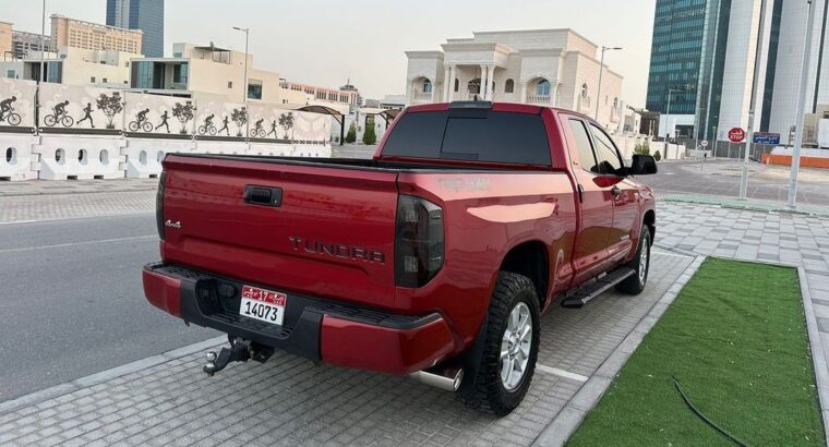 Toyota tundra 5.7 full option 2020 usa imported