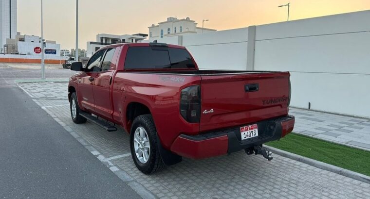 Toyota tundra 5.7 full option 2020 usa imported