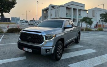 Toyota tundra 5.7 full option 2018 usa imported