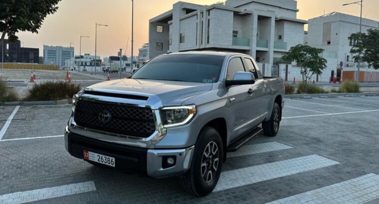 Toyota tundra 5.7 full option 2018 usa imported
