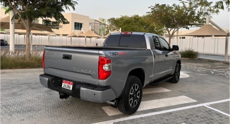 Toyota tundra 5.7 full option 2018 usa imported