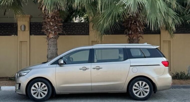 Kia Carnival full option 2016 Gcc for sale