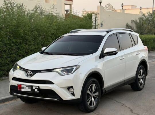 Toyota Rav4 vxr full option 2017 Gcc for sale