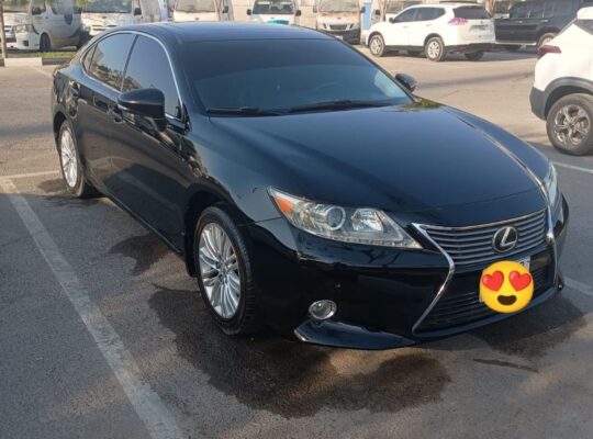 Lexus Es350 full option 2013 usa imported