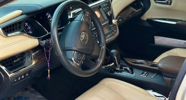 Toyota Avalon 2013 limited in good condition