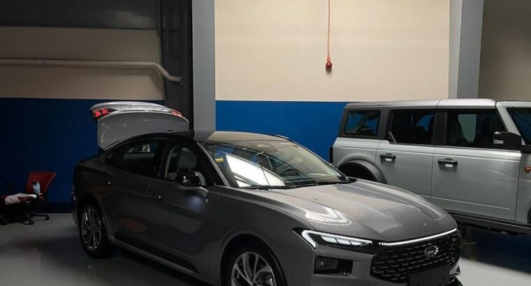Ford Taurus 2023 full option Gcc in perfect condi