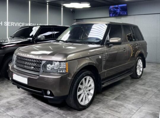 Range Rover vouge HSE 2011 Gcc in good condition