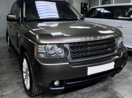 Range Rover vouge HSE 2011 Gcc in good condition