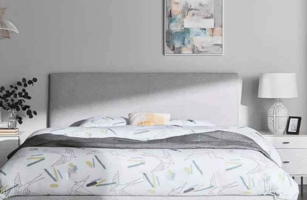 Homecentre Steve King Bed 180X200 CM For Sale