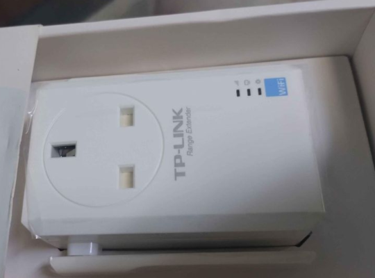 TP-LINK 300Mbps WiFi Range Extender For Sale