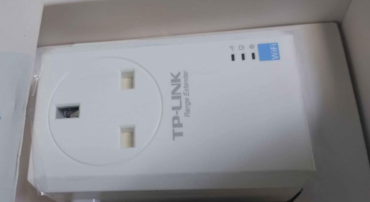 TP-LINK 300Mbps WiFi Range Extender For Sale