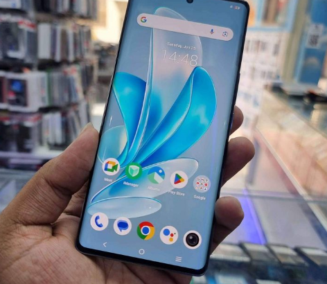 VIVO v29 5g / 12/256gb / dual sim with box for sal