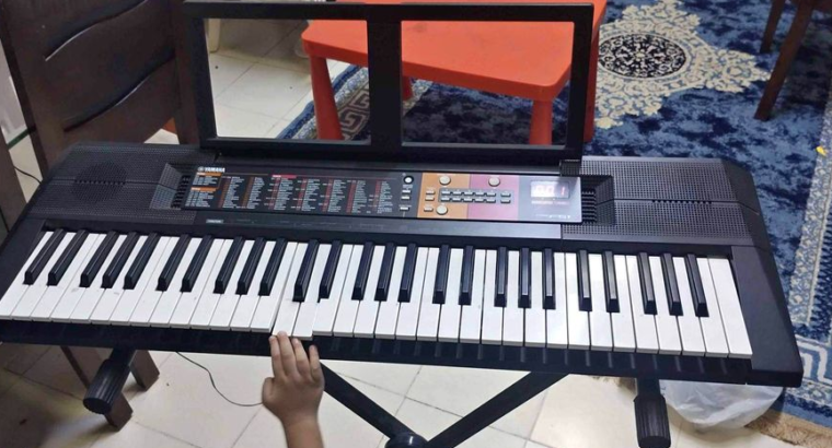 Yamaha PSR-F51 61-Keys Portable Keyboard For Sale
