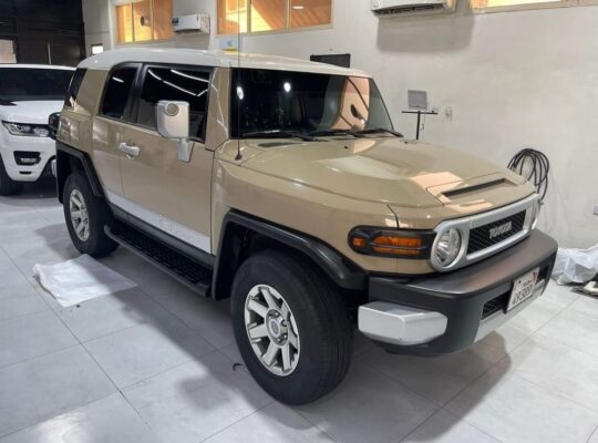 Toyota FJ 2020 Gcc in perfect condition