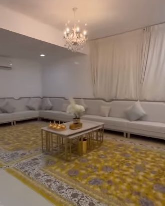 للبيع جلسه كامله مع الزوالي والطاولات
