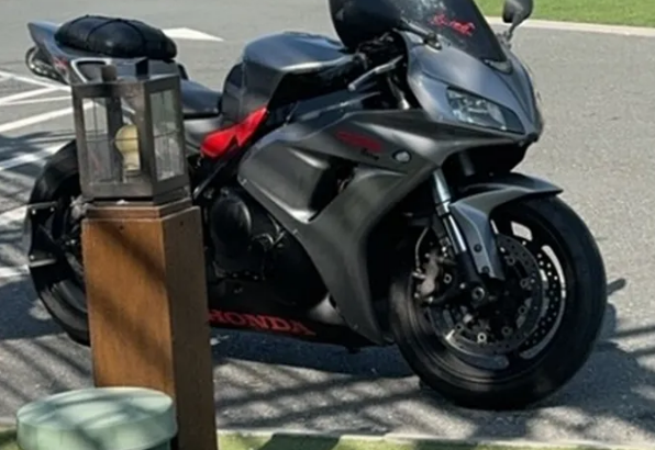 cbr1000rr 2008 للبيع هوندا