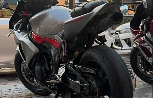 cbr1000rr 2008 للبيع هوندا