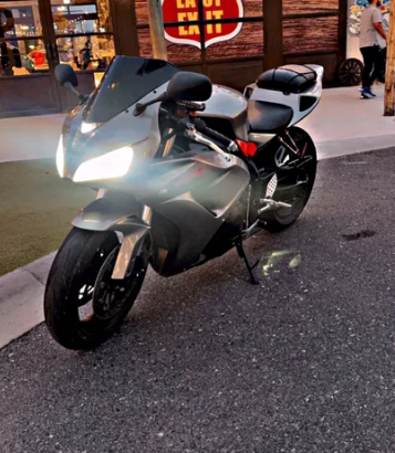 cbr1000rr 2008 للبيع هوندا