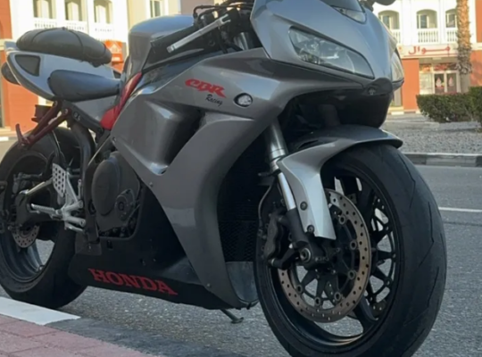 cbr1000rr 2008 للبيع هوندا