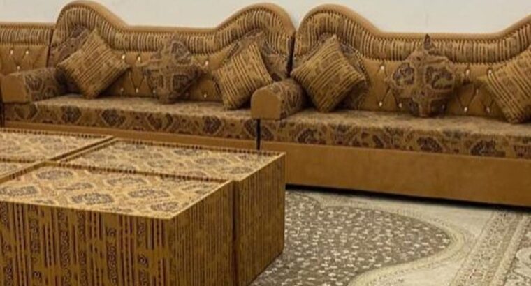 طقم كنب بحالة ممتازة للبيع