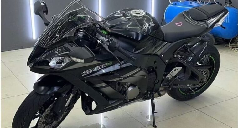 Kawasaki zx10r 2015 model in excellent condition f