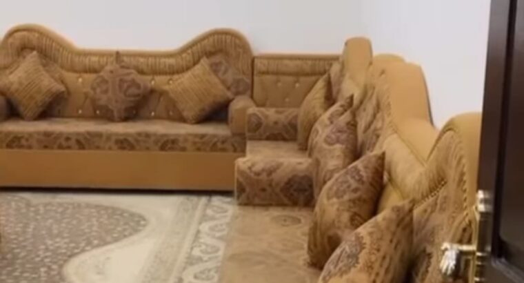 طقم كنب بحالة ممتازة للبيع
