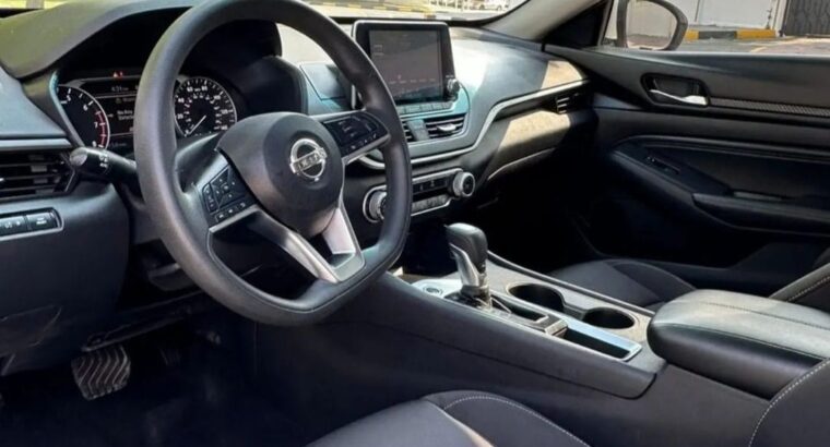 Nissan Altima 2020 In excellent condition for sale