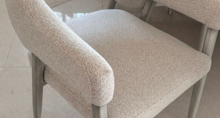 طاولة طعام مودرن ٨ كراسي للبيع