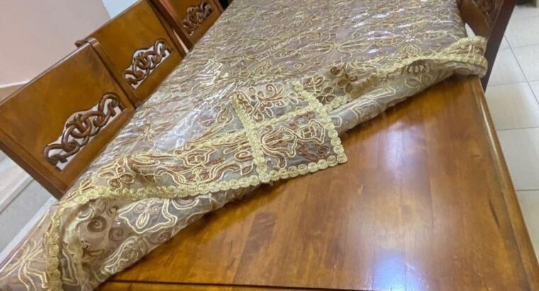طاوله سفره مع كونسليه وتسريحه للبيع