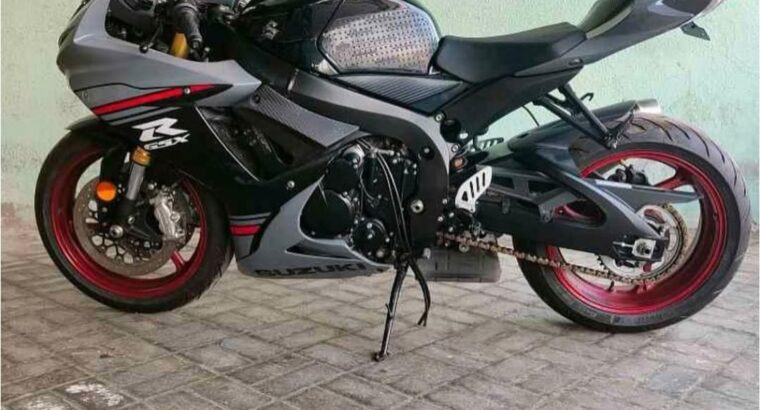 Suzuki gsxr 750 cc 2018 in good condition for sale