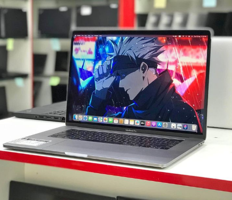 MacBook Pro Core i7 – 2019 with Graphics 4 GB For