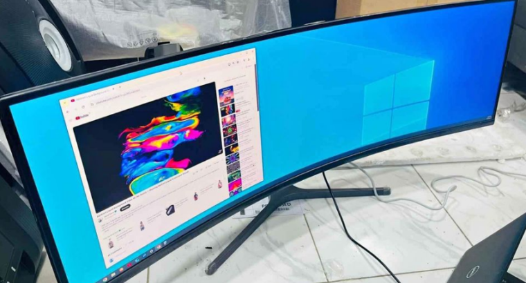 SUMSUNG 49″ ViewFinity S9 DQHD Business Monitor