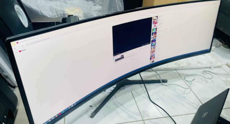 SUMSUNG 49″ ViewFinity S9 DQHD Business Monitor