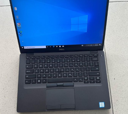 Dell 5400 8th generation i5 16 gb ram and 256 ssd