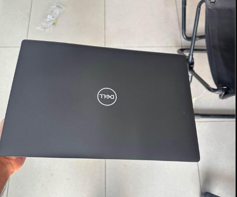 Dell 5400 8th generation i5 16 gb ram and 256 ssd