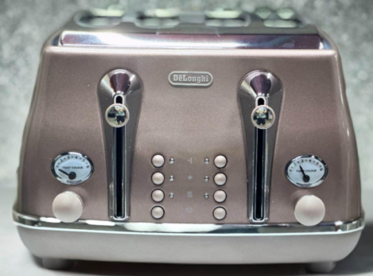 Delonghi 4 Slices Toaster For Sale