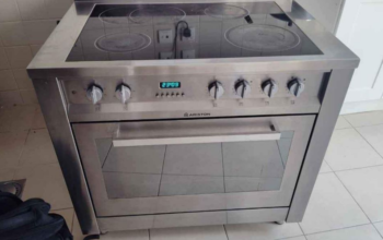 Ariston Electric digital ceramic cooker 90cm for s