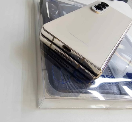 SAMSUNG GALAXY FOLD 4 5G 12GB 512GB FOR SALE