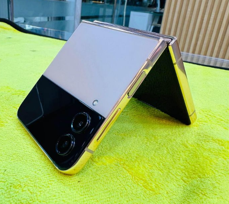 Samsung Z Flip 4 For Sale