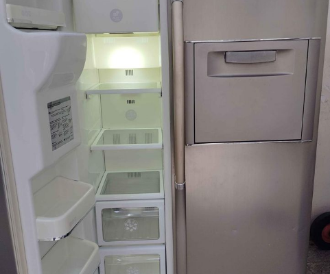 LG friend two-door refrigerator 850 litters for sa