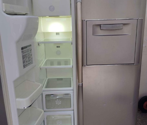 LG friend two-door refrigerator 850 litters for sa