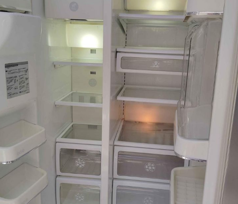 LG friend two-door refrigerator 850 litters for sa