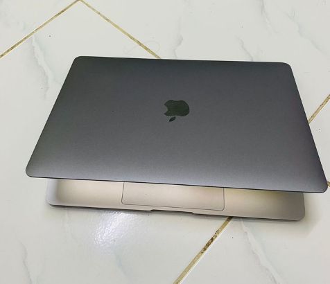 MacBook Air 2018 core i5 2018 16 gb 256gb for sale