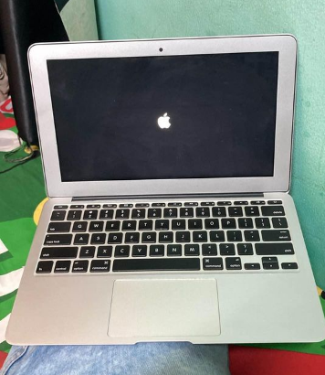 MacBook Air 2015 11 inches Core i5 For Sale