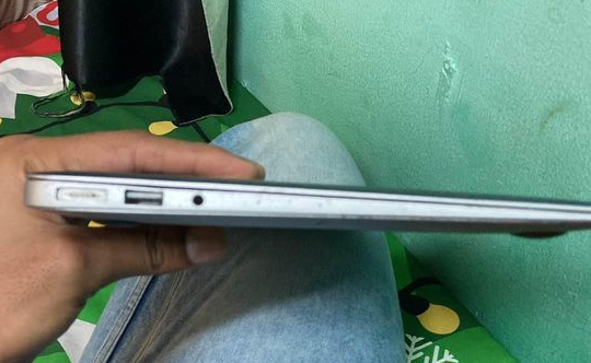 MacBook Air 2015 11 inches Core i5 For Sale