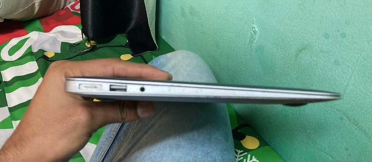 MacBook Air 2015 11 inches Core i5 For Sale