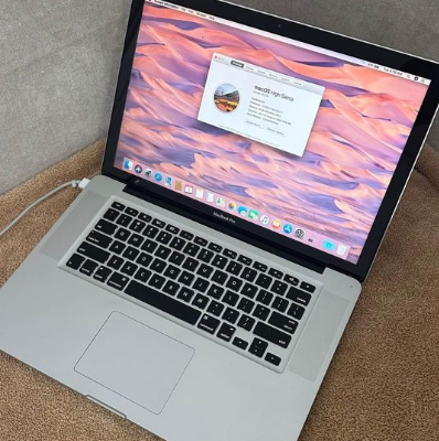 MacBook Pro 2012 15 inch core i7 8 gb 500 gb for s