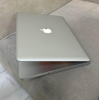 MacBook Pro 2012 15 inch core i7 8 gb 500 gb for s